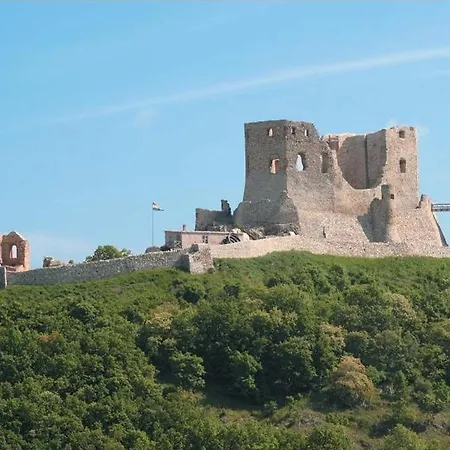 Erzsebet Vendeghaz Апартаменты Csesznek