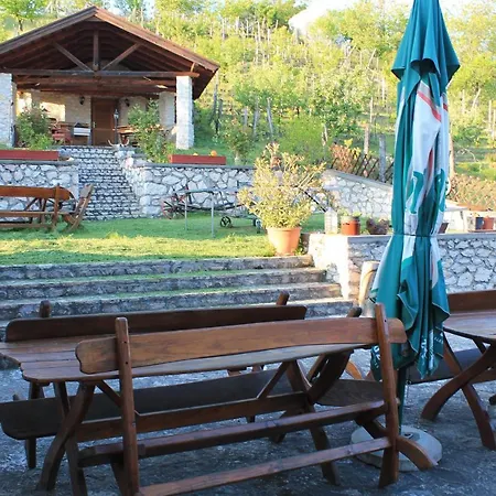 Erzsebet Vendeghaz Csesznek